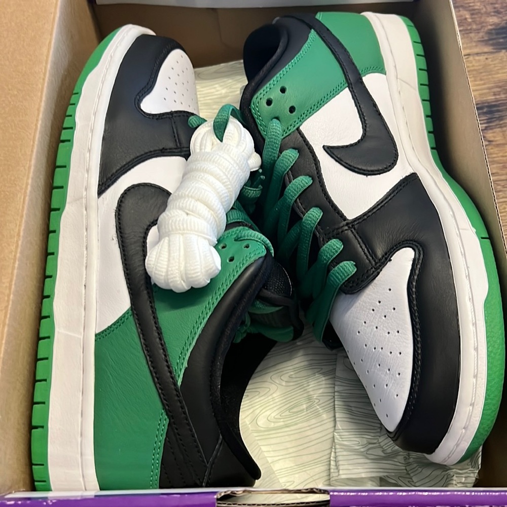 Brand New Nike SB dunk low pro green 10